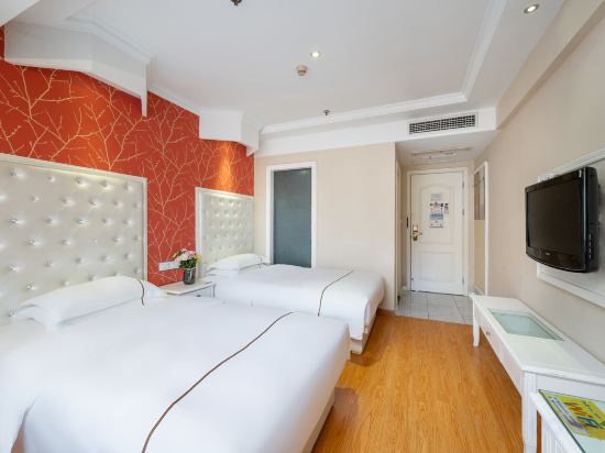 Ling Shang Hotel (Yiwu International Trade City)