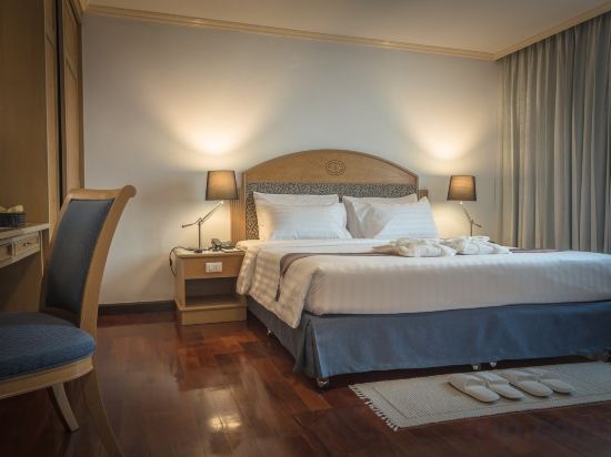 Grand Tower Inn Rama VI Hotel Room Type - Executive Suite 1 Queen bed