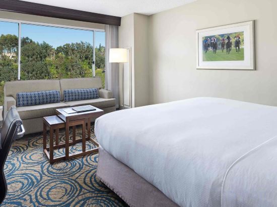 DoubleTree by Hilton San Diego - Del Mar - Tap to explore photos