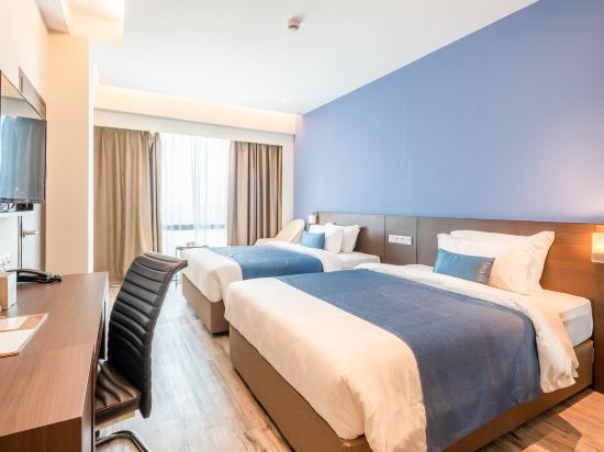 Astana Wing - Riverside Majestic Hotel Room Type - Deluxe Twin River View