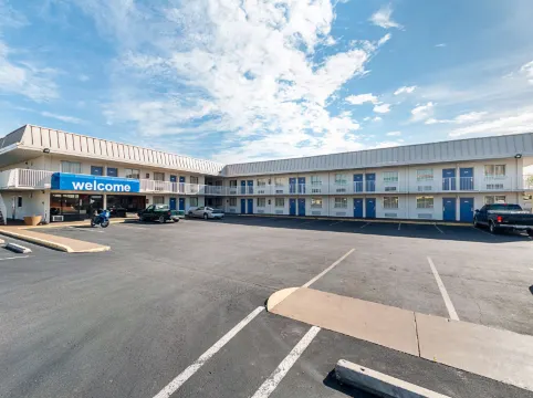 Motel 6 San Antonio, TX - I-10 West