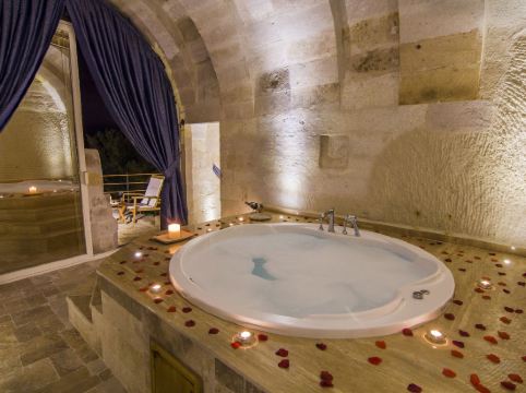 Azure Cave Suites - Cappadocia Room Type - Premium Honeymoon Cave Suite