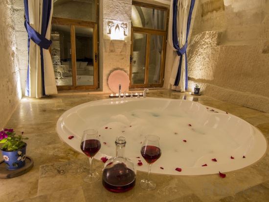 Azure Cave Suites - Cappadocia Room Type - Honeymoon Cave Suite
