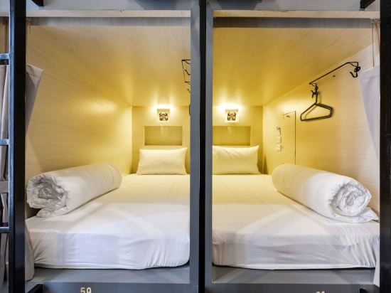 The Cube Hostel Silom Room Type - Capsule Mixed Dorm Front-Entry