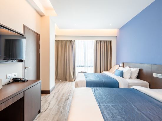Astana Wing - Riverside Majestic Hotel Room Type - Deluxe Twin City View