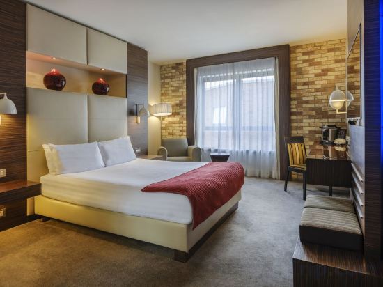 Absolute Hotel Limerick Room Type - Classic King Room