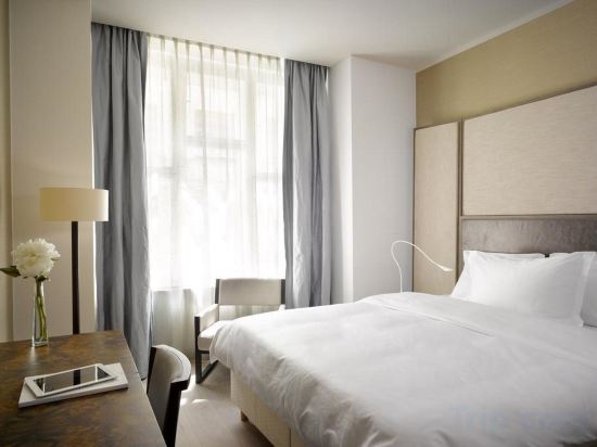 The Emblem Prague Hotel Room Type - Queen Room