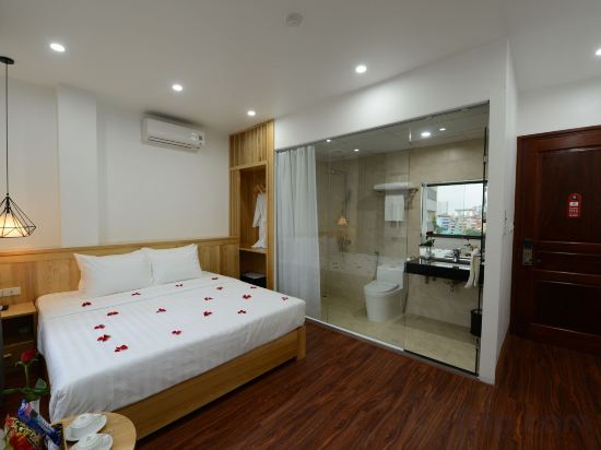 Blue Hanoi Inn City Hotel Room Type - Deluxe Double City view