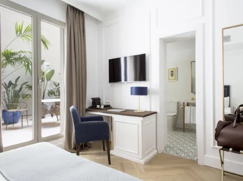 Hotel Midmost by Majestic Hotel Group