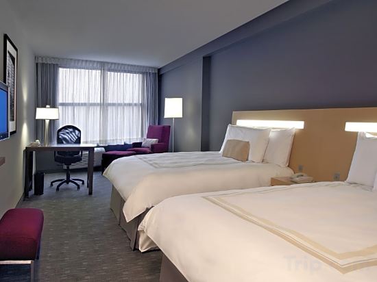 Novotel Montreal Aeroport - Tap to explore photos