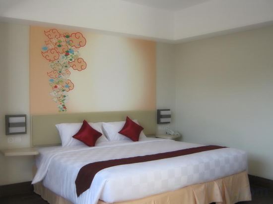 Cordela Hotel Cirebon - Tap to explore photos