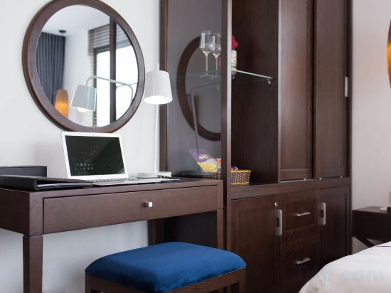 Hanoi Bonsella Hotel Room Type - Premier City View Room