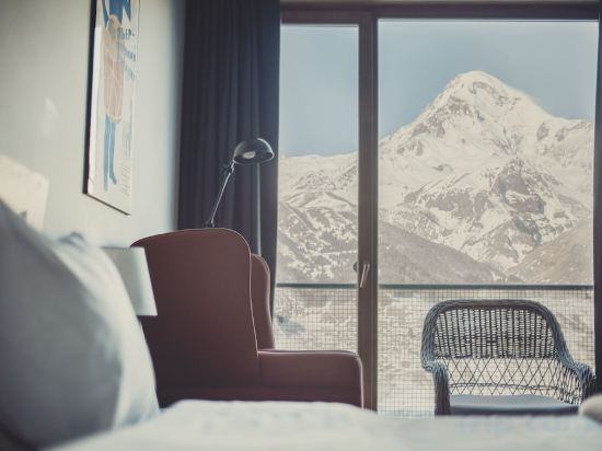 Rooms Hotel Kazbegi Room Type - Twin Room with Mountain View Rooms Hotel Kazbegi Room Type - Twin Room with Mountain View