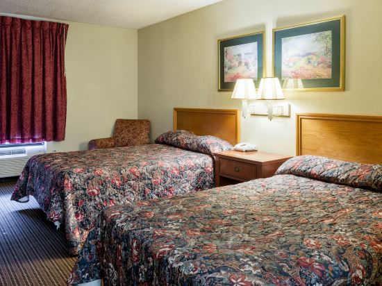 Motel 6 Greenwood, MS Room Type - 2 Queen Beds | Smoking, Micfridge
