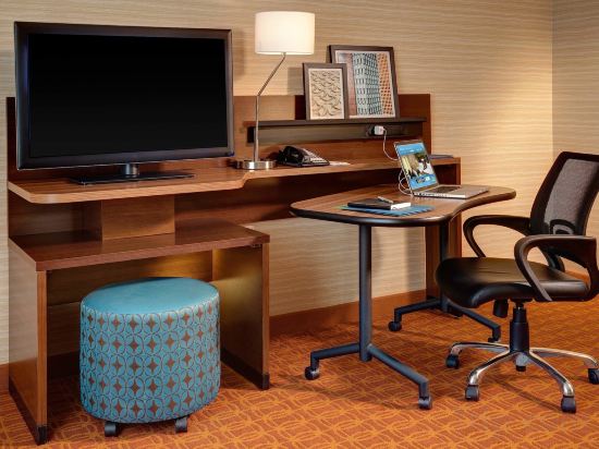 Fairfield Inn & Suites New York Queens/Fresh Meadows - Tap to explore photos