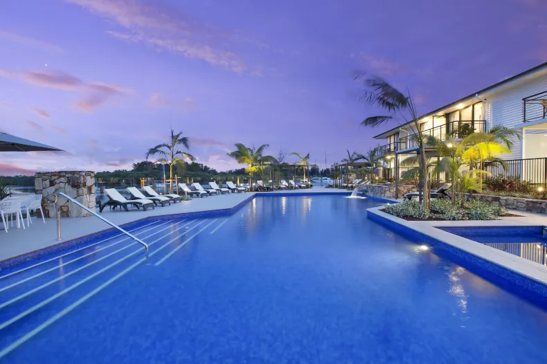 세일스 포트 맥쿼리 바이 리지스