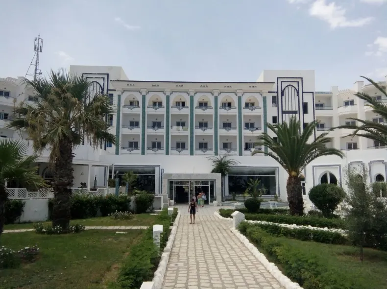 Aylimas Family Hotel