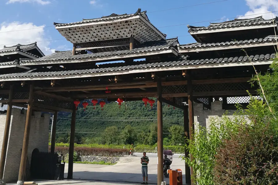 Moyi Qifeng Scenic Area, Guilin