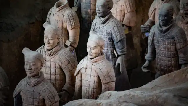 Xi'an Private Day Tour: Terracotta Warriors & Qin-Themed Restaurant