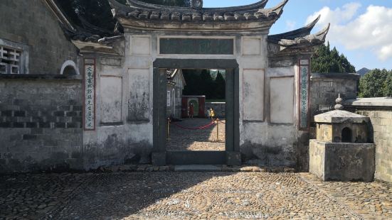 今天专门过来玩,这是距离龙岩不到30公里,动车就是古田会址站