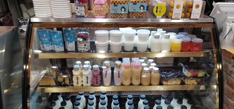 優酪乳王國甜品店