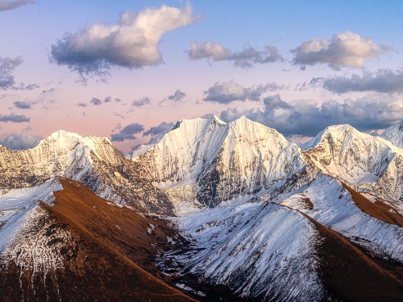 貢嘎山