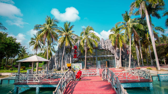 Nanwan Monkey island Eco-tourist Attraction Zone