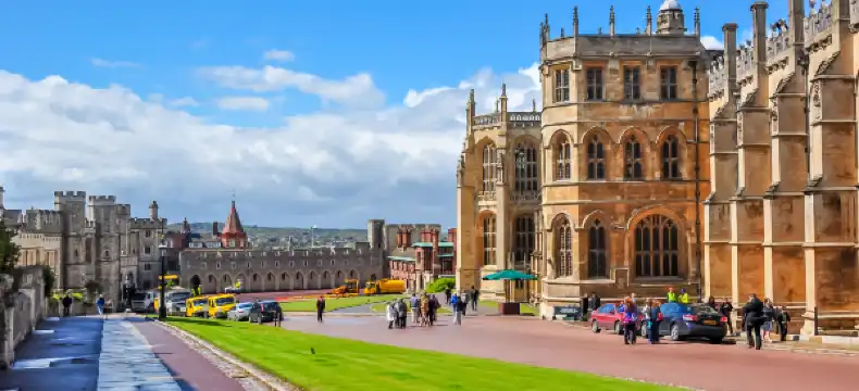 Hotels near Dramatica