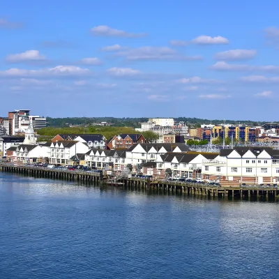 Hotels near Alton Station