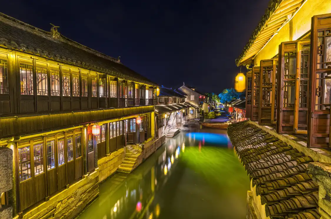 Hotels near South Lake