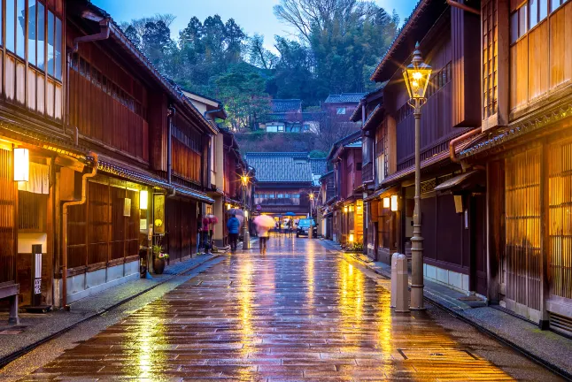 Hotels near Chieko Weeping Cherry Tree