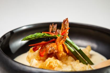 MESS gallery restaurant&bar