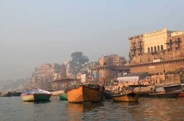 BrijRama Palace, Varanasi - by the Ganges