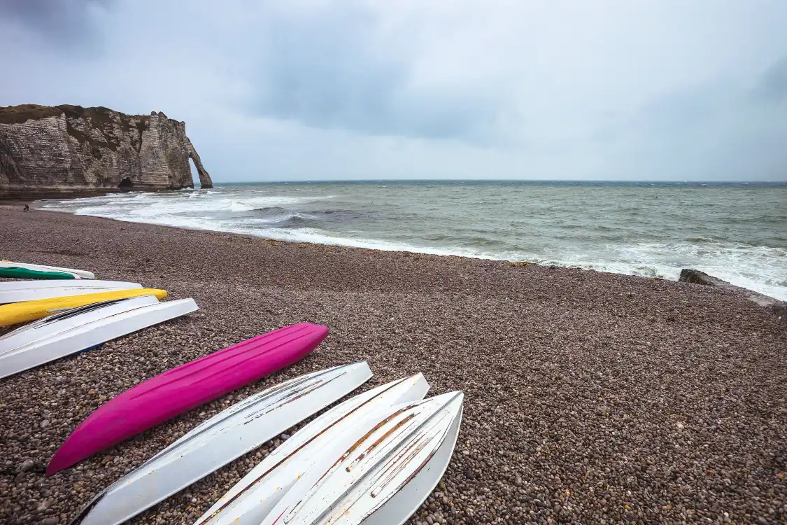 Hotels near Falaise d'Aval