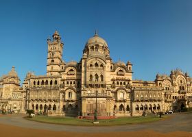 Hotels near Manek Chowk