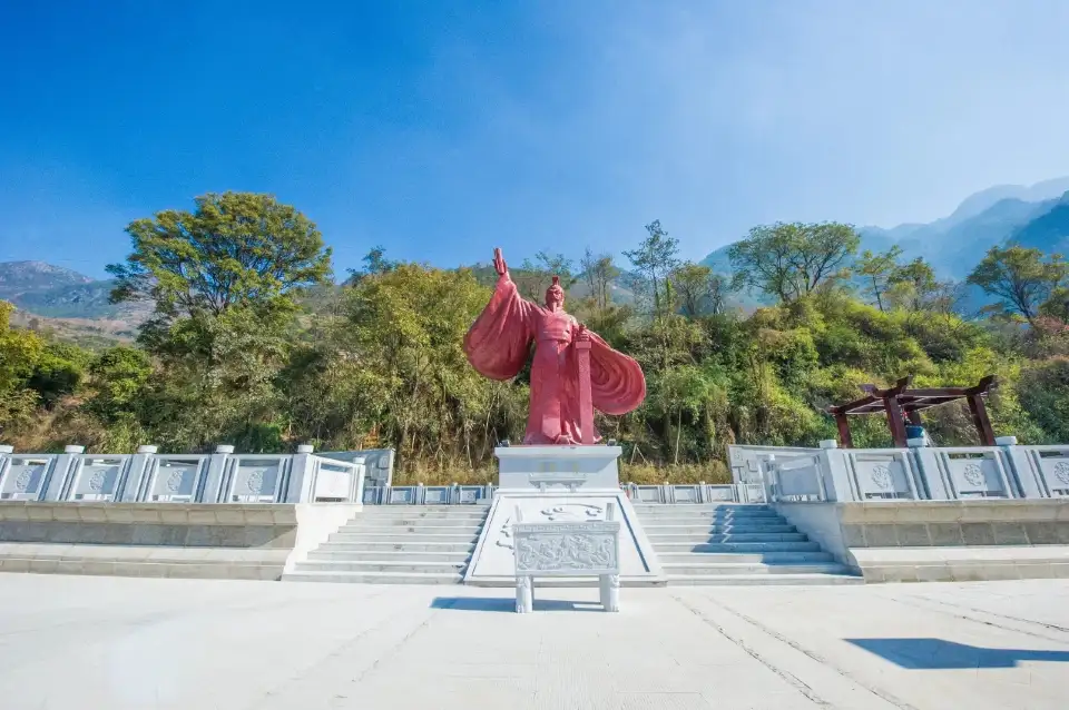 3_Zhuanxu Dragon Cave Scenic Area