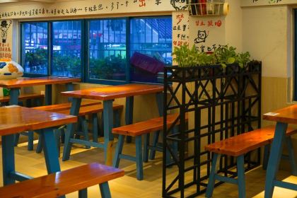 自蚝餐厅·功夫鸡蛙煲·牛腩·牛杂煲