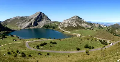 Vé máy bay Hà Nội Asturias