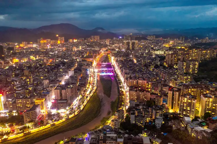 鄰近卡百利藝術塗料高定館（清華府店）的酒店