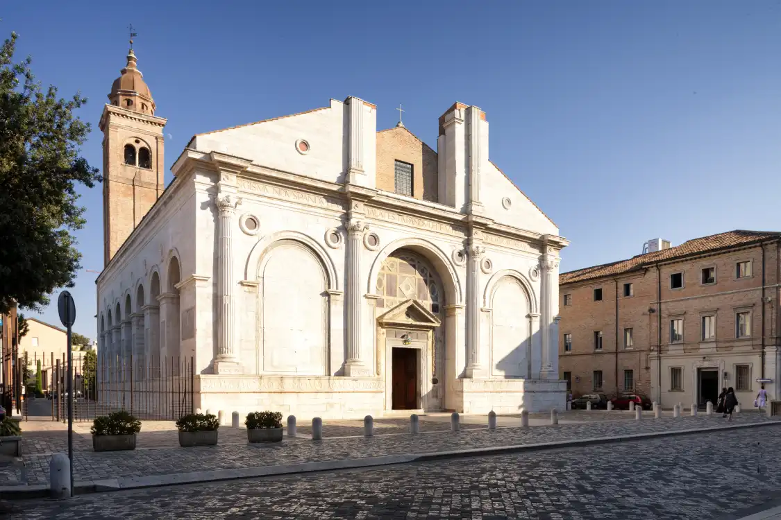 Hotels near Malatestiano Temple