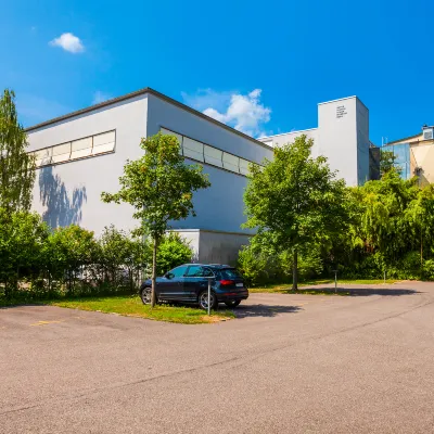 Отели с услугой парковкой в г. Берн