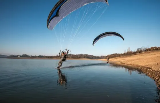貴州龍裏觀音座滑翔傘基地滑翔傘飛行體驗門票大小同價