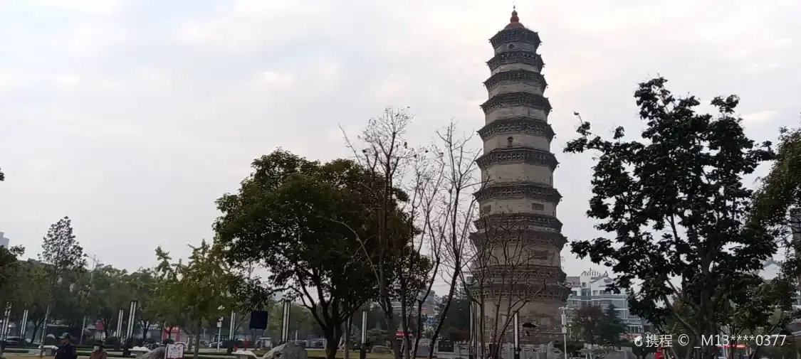 Hotels near Longquan Tower