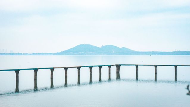 Donghu Lingbo Gate Pier