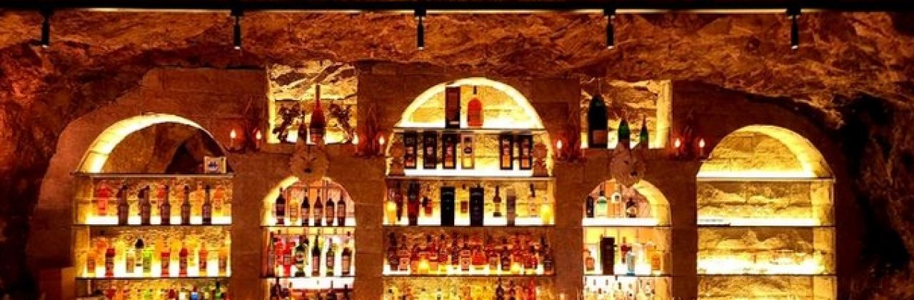 83 Lounge Whiskey & Cocktail·BH WINE CELLAR