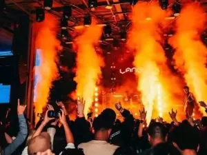 LANG LIVE HOUSE