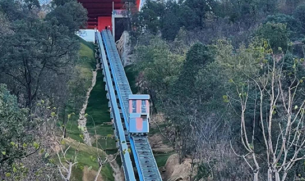 Donghuashan Mountain Sports Park Sightseeing Elevator