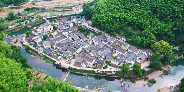 Shishe Village