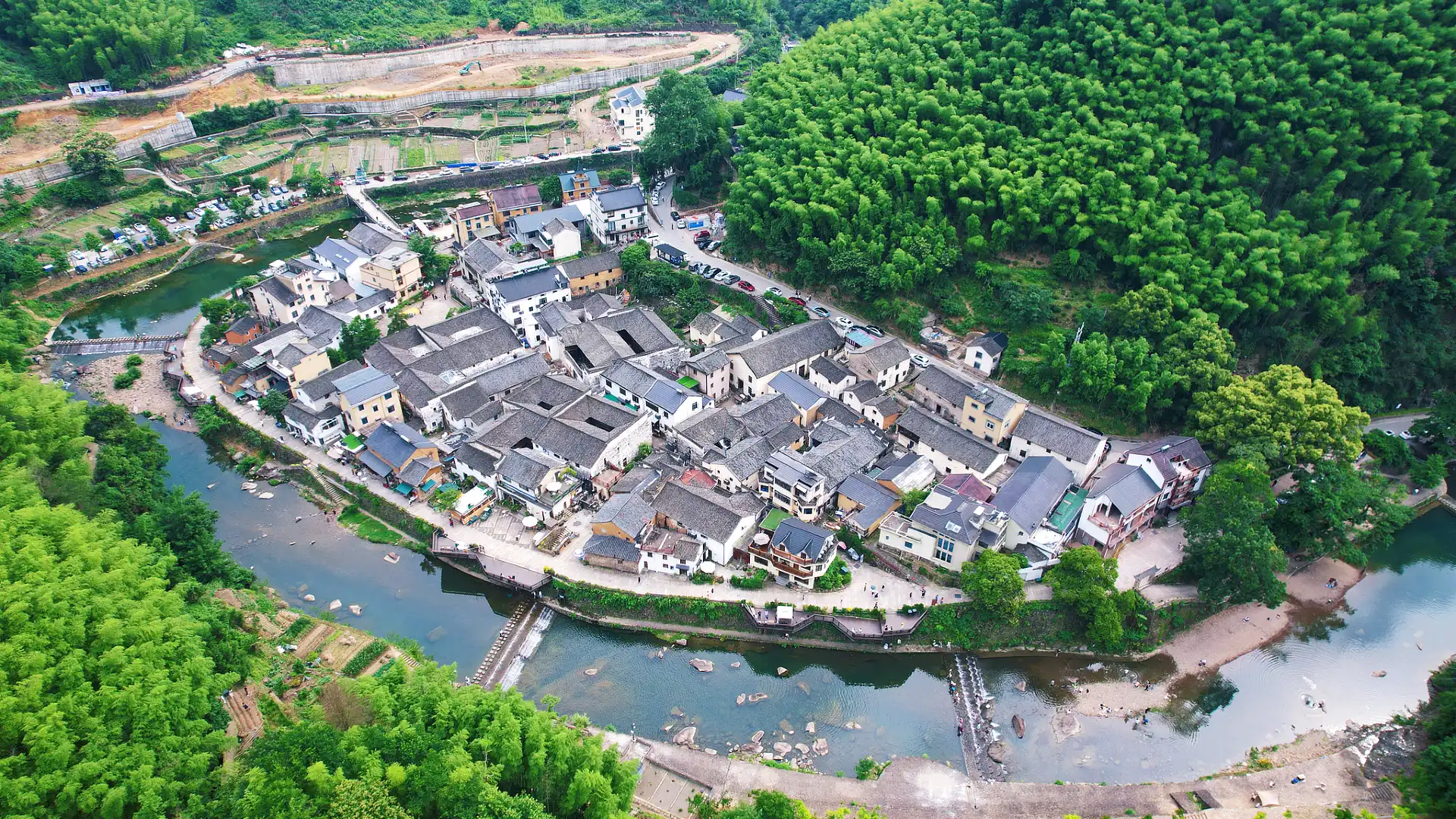 Hotels near Shishe Village
