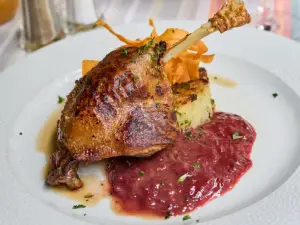Menza Restaurant and Cafe